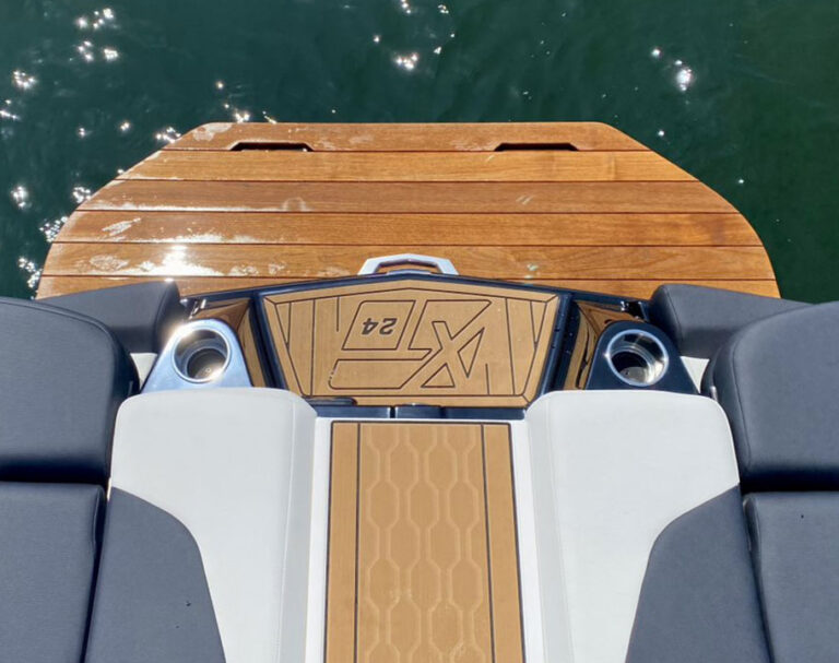 Kelowna Boat Rentals, Kayak Rentals, Pontoons, Wave Runners Lake Surf